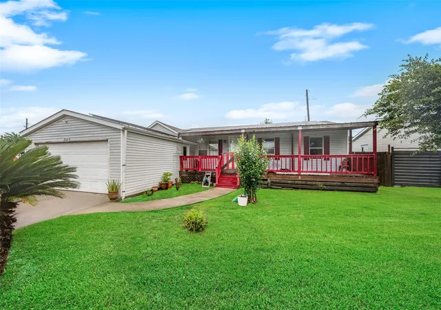 Photo 2 of Single family home for sale at 2522 Joseph Pine Ln, Houston, TX 77088 | MLS# 12239989 | Listing updated on 2026-08-06