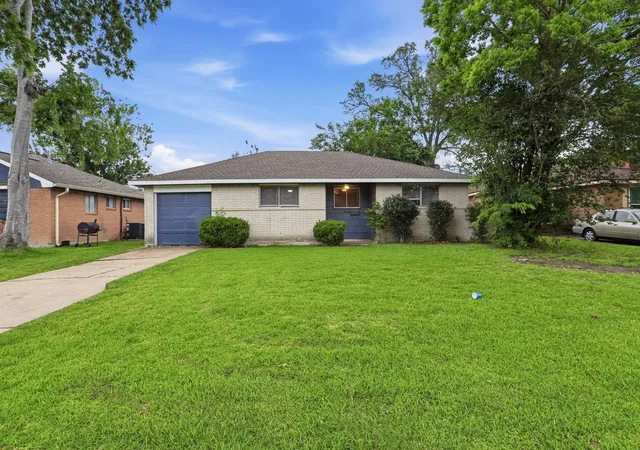 Photo 1 of Single family home for sale at 14519 Draycott Ln, Houston, TX 77045 | MLS# 81812885 | Listing updated on 2026-09-23
