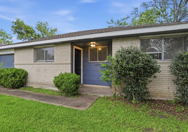 Photo 2 of Single family home for sale at 14519 Draycott Ln, Houston, TX 77045 | MLS# 81812885 | Listing updated on 2026-09-23