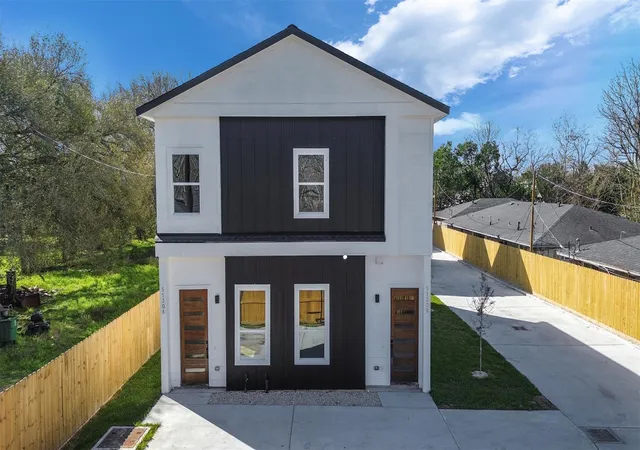 2nd image of 8611 8613 Manus, Houston, TX 77093 | MLS# 82285041