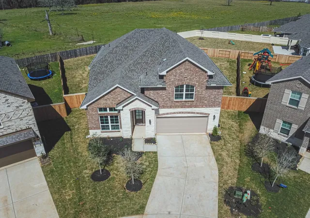 Homes for sale in Conroe, TX | 2016 Woodland Park Court, Conroe, TX 77384 | MLS# 72321717