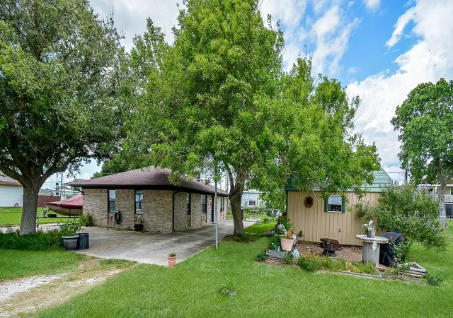 Photo 1 of Single family home for sale at 1495 W Bayshore Dr, Palacios, TX 77465 | MLS# 60121427 | Listing updated on 2026-09-04