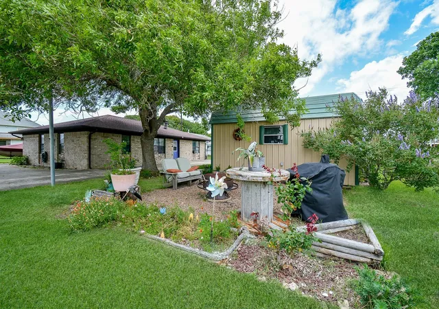 Photo 2 of Single family home for sale at 1495 W Bayshore Dr, Palacios, TX 77465 | MLS# 60121427 | Listing updated on 2026-09-04