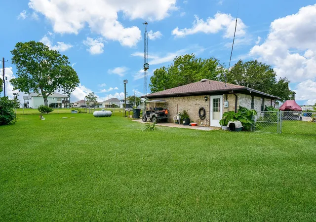 Photo 3 of Single family home for sale at 1495 W Bayshore Dr, Palacios, TX 77465 | MLS# 60121427 | Listing updated on 2026-09-04