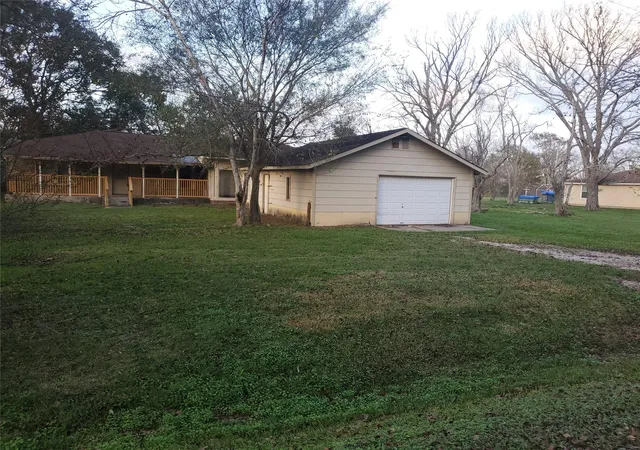 Photo 2 of Single family home for sale at 1233 Caldwell Rd, Angleton, TX 77515 | MLS# 47652464 | Listing updated on 2026-10-01