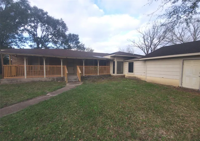 Photo 3 of Single family home for sale at 1233 Caldwell Rd, Angleton, TX 77515 | MLS# 47652464 | Listing updated on 2026-10-01