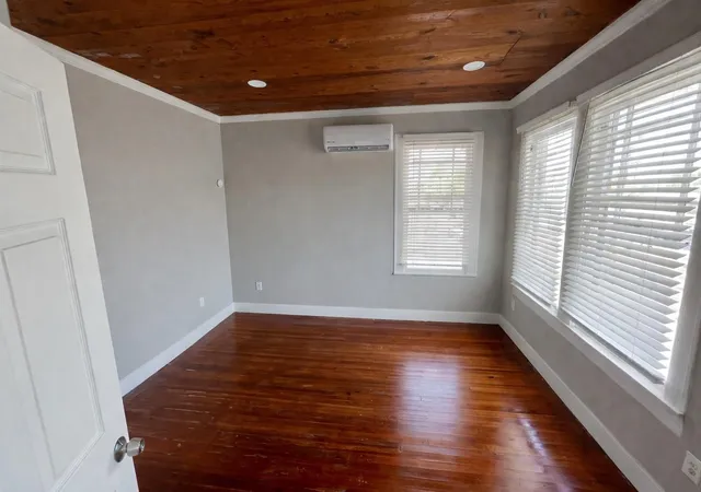 Listing Photo 4 - Condo for sale in building located at 2115 Broadway Ave J, Galveston, TX 77550