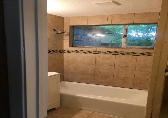 4th image of 911 Fortune St, Houston, TX 77088 | MLS# 74743031