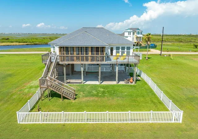 Photo 2 of Single family home for sale at 3610 Indian Beach Dr, Galveston, TX 77554 | MLS# 79078644 | Listing updated on 2026-09-16