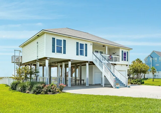Photo 3 of Single family home for sale at 3610 Indian Beach Dr, Galveston, TX 77554 | MLS# 79078644 | Listing updated on 2026-09-16