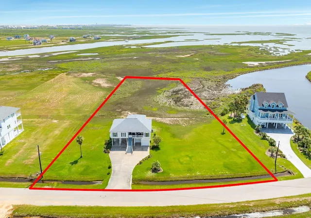 Photo 3 of Single family home for sale at 3610 Indian Beach Dr, Galveston, TX 77554 | MLS# 79078644 | Listing updated on 2026-09-16