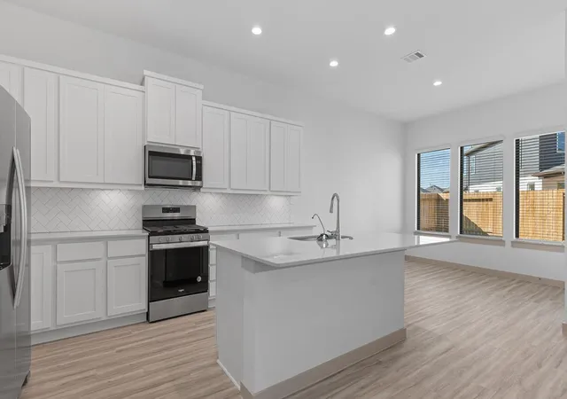 5th image of 3331 Summercrisp Hollow Ln, Pearland, TX 77581 | MLS# 24492238