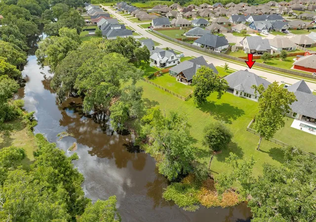 38th image of 216 Creekside Ln, Lake Jackson, TX 77566 | MLS# 65166377