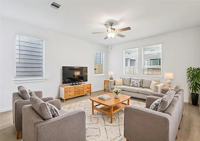 Photo 4 of Single family home for sale at 2156 Blue Heron Dr, Kemah, TX 77565 | MLS# 88722942 | Listing updated on 2026-09-01