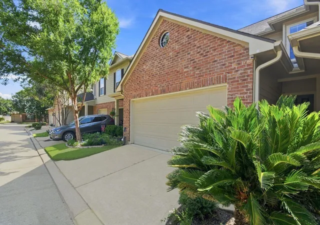 4th image of 930 Sterling Creek Cir, Katy, TX 77450 | MLS# 75914036