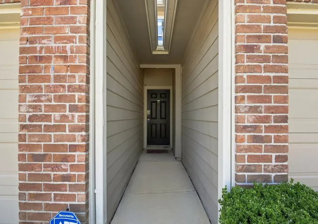 5th image of 930 Sterling Creek Cir, Katy, TX 77450 | MLS# 75914036