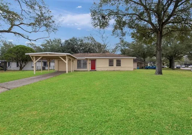 Photo 1 of Single family home for sale at 1000 S Shepherd Dr, Baytown, TX 77520 | MLS# 66165481 | Listing updated on 2026-08-08