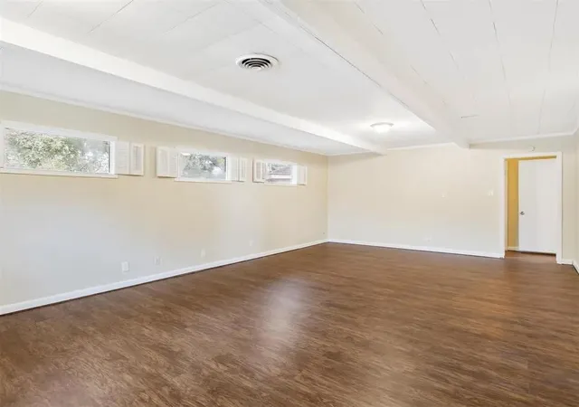 Photo 4 of Single family home for sale at 1000 S Shepherd Dr, Baytown, TX 77520 | MLS# 66165481 | Listing updated on 2026-09-21