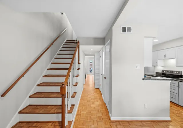 1st image of 10152 Longmont Dr #38/10, Houston, TX 77042 | MLS# 55920943