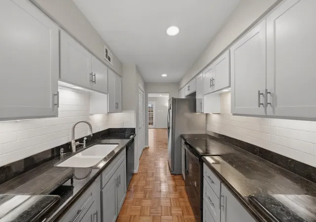 2nd image of 10152 Longmont Dr #38/10, Houston, TX 77042 | MLS# 55920943