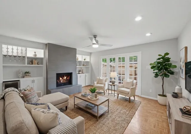 Photo 3 of Townhouse for sale at 10152 Longmont Dr #38/10, Houston, TX 77042 | MLS# 55920943 | Listing updated on 2026-09-20