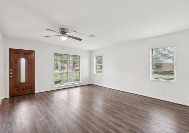 5th image of 3907 Galway Ln, Houston, TX 77080 | MLS# 97924976
