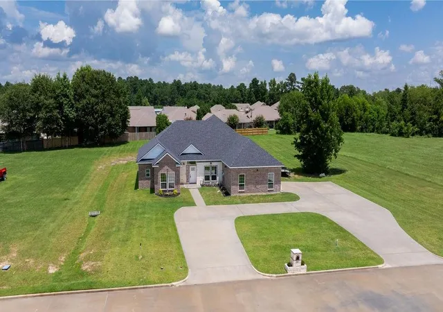 3rd image of 201 Silver Spur Dr, Lufkin, TX 75904 | MLS# 92444805