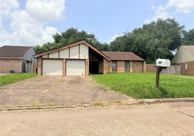 Photo 1 of Sale Pending at 804 Driftwood St, League City, TX 77573 | MLS# 86818549 | Listing updated on 2026-09-10