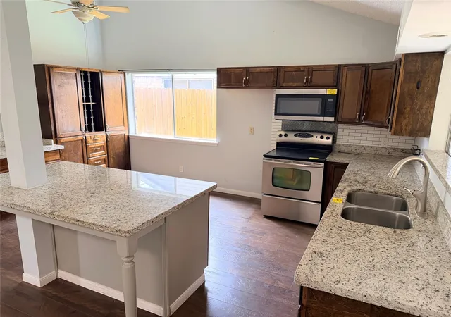 Photo 4 of Sale Pending at 804 Driftwood St, League City, TX 77573 | MLS# 86818549 | Listing updated on 2026-09-10