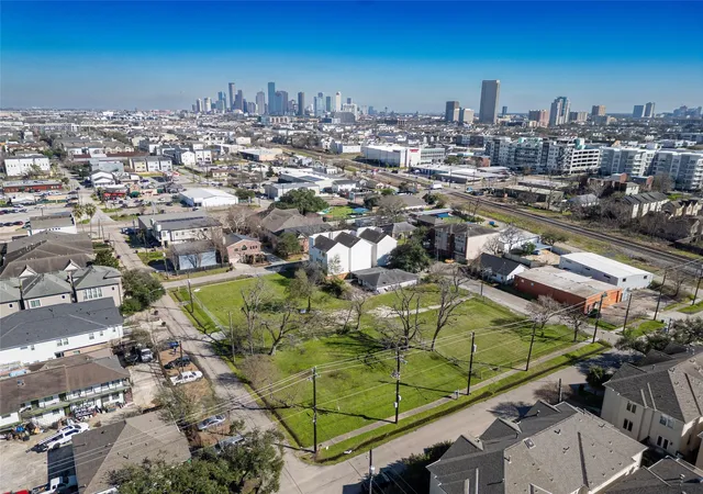 4th image of 5006 Maxie St, Houston, TX 77007 | MLS# 19638955