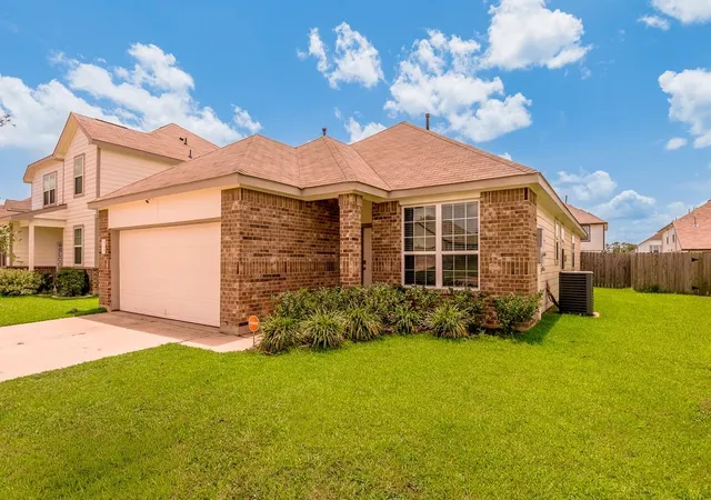 1st image of 111 Pronghorn Dr, Huntsville, TX 77320 | MLS# 97311801