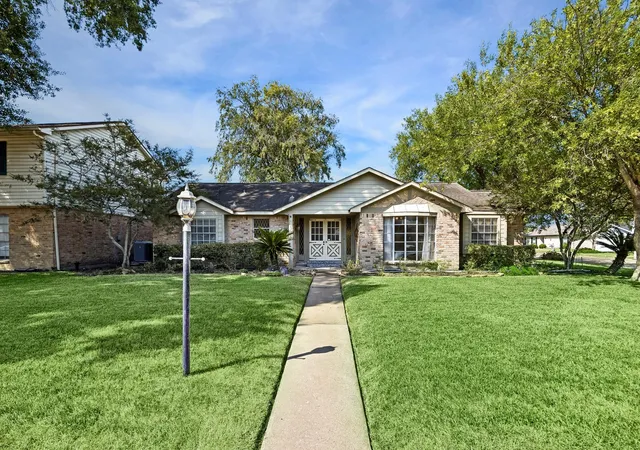 Photo 1 of Sale Pending at 11302 Brighton Ln, Meadows Place, TX 77477 | MLS# 27170228 | Listing updated on 2026-10-03