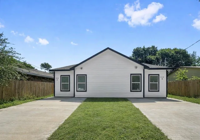 Photo 3 of Multi family home for sale at 6010 Bobby Burns St, Houston, TX 77028 | MLS# 11394608 | Listing updated on 2026-09-09