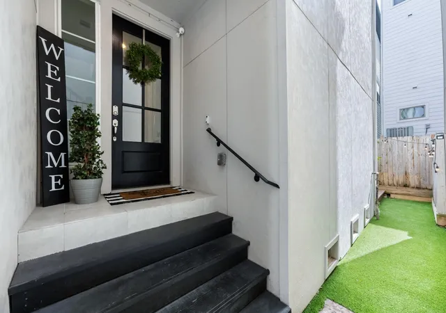 1st image of 1309 W 24th St #A, Houston, TX 77008 | MLS# 72268735