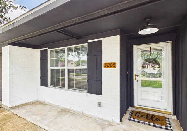 2nd image of 3205 Village Ln, Deer Park, TX 77536 | MLS# 25636575
