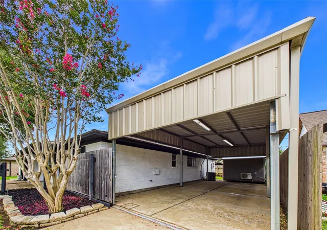 4th image of 3205 Village Ln, Deer Park, TX 77536 | MLS# 25636575