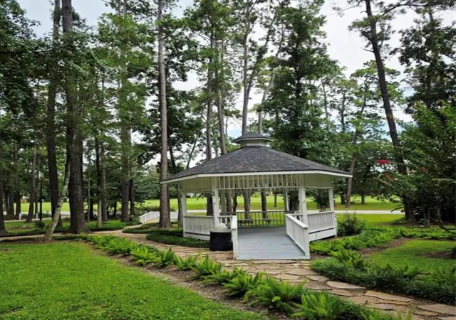 5th image of 49 Robert E Lee Dr, Conroe, TX 77302 | MLS# 93984547