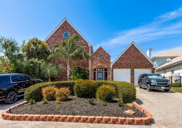 Photo 1 of Single family home for sale at 7312 Offats Point Cir, Galveston, TX 77551 | MLS# 69977417 | Listing updated on 2026-08-27