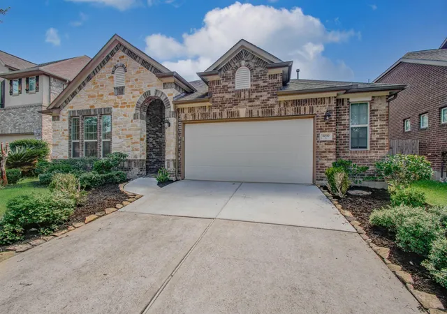 Photo 3 of Single family home for sale at 6030 Clymer Meadow, Missouri City, TX 77459 | MLS# 8965239 | Listing updated on 2026-09-18