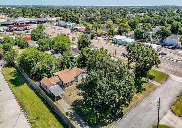 1st image of 808 Morrell St, Baytown, TX 77520 | MLS# 45326507