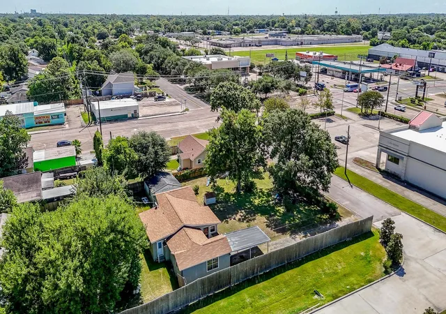 27th image of 808 Morrell St, Baytown, TX 77520 | MLS# 45326507