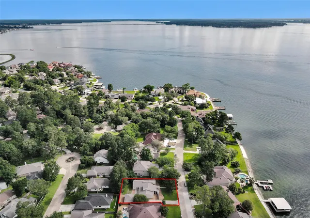 Photo 2 of Single family home for sale at 11830 Thoreau Dr, Montgomery, TX 77356 | MLS# 27548031 | Listing updated on 2026-09-20