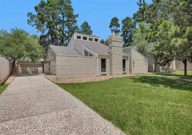 Photo 3 of Single family home for sale at 11830 Thoreau Dr, Montgomery, TX 77356 | MLS# 27548031 | Listing updated on 2026-09-20