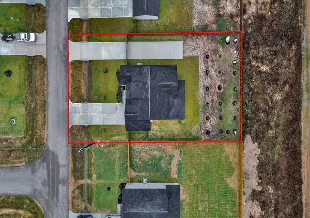 Photo 2 of Single family home for sale at 12015 Rockview Dr, Conroe, TX 77306 | MLS# 5348288 | Listing updated on 2026-08-30