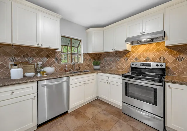 Photo 2 of Single family home for sale at 5310 Claremont St, Houston, TX 77023 | MLS# 94981289 | Listing updated on 2026-08-25