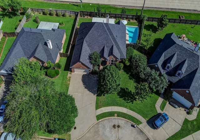 4th image of 123 Jamestown Ave, Clute, TX 77531 | MLS# 98796312