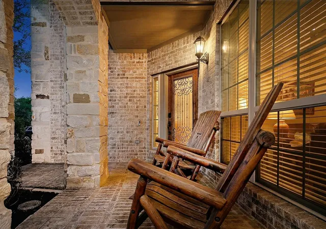 3rd image of 146 Hearthshire Cir, The Woodlands, TX 77354 | MLS# 28691873