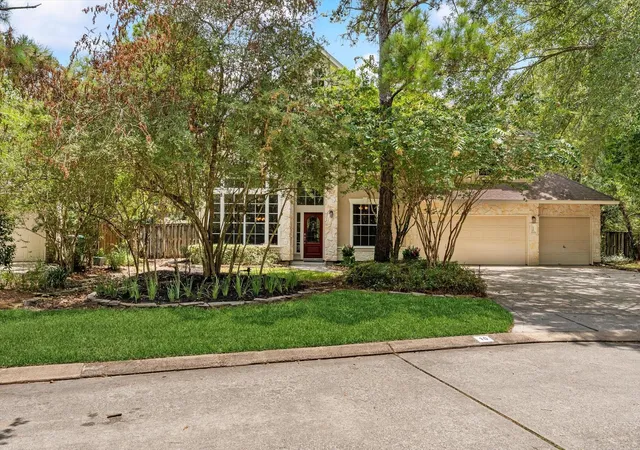 Photo 2 of Single family home for sale at 10 Seneca Pl, Spring, TX 77382 | MLS# 20536450 | Listing updated on 2026-08-29