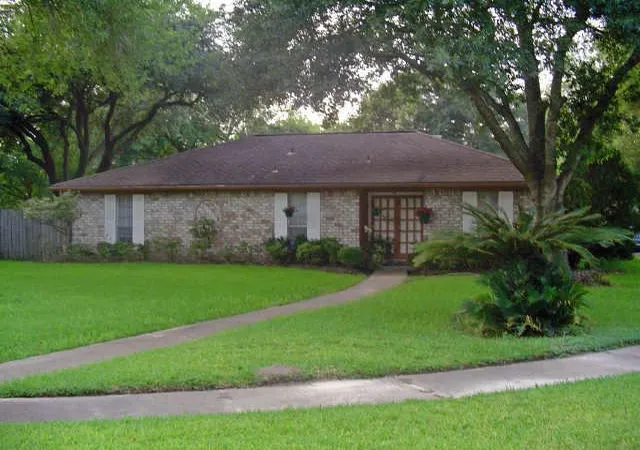 Photo 1 of Single family home for sale at 6202 Wagonwheel Cir, Houston, TX 77088 | MLS# 70949097 | Listing updated on 2026-04-17