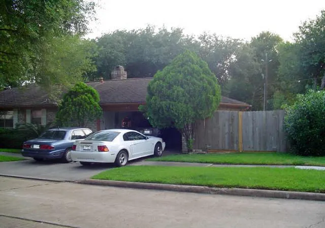 Photo 2 of Single family home for sale at 6202 Wagonwheel Cir, Houston, TX 77088 | MLS# 70949097 | Listing updated on 2026-04-17